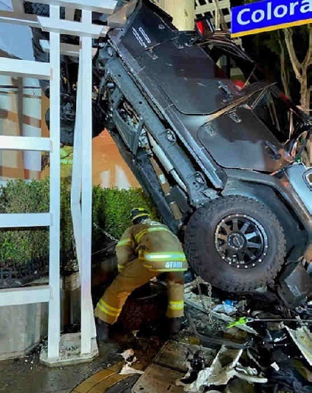 Jeep crashes into McDonald's after driving off Parking Structure roof 